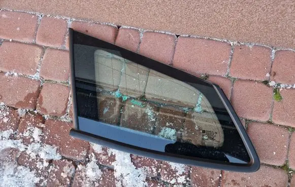 Opel Insignia B Sliding door window/glass 