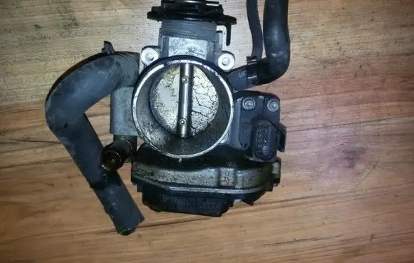 Audi A4 S4 B5 8D Throttle valve