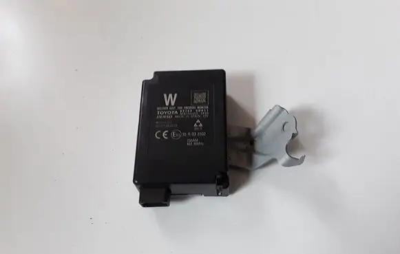 Toyota Yaris Tire pressure control unit 897600D011