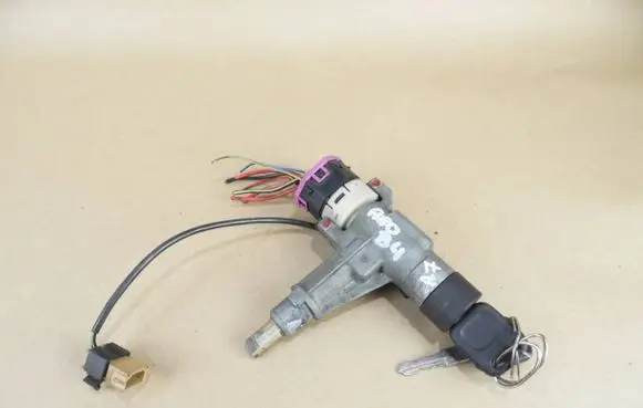 Audi 80 90 S2 B4 Ignition lock 8A0905851
