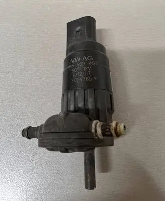 Volkswagen Golf VII Windscreen/windshield washer pump 1K6955651 3024765