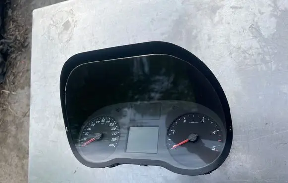 Speedometer (instrument cluster)