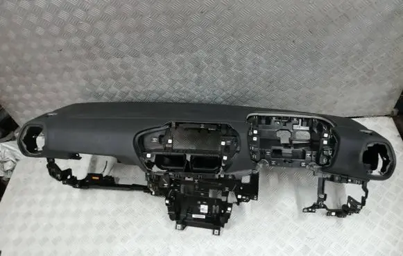 Citroen C4 III e-C4 Dashboard 9833709780