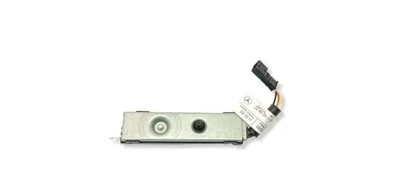 Mercedes-Benz CLA C117 X117 W117 Aerial antenna amplifier A1668200789