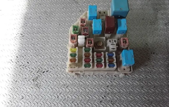 Toyota RAV 4 (XA20) Fuse module