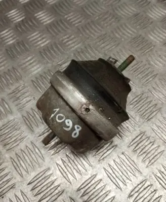 Audi A4 S4 B5 8D Engine mount bracket 3D0199382E