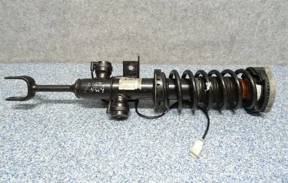 BMW 5 F10 F11 Front shock absorber with coil spring 6796856