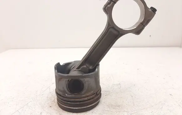 Nissan NV200 Piston with connecting rod