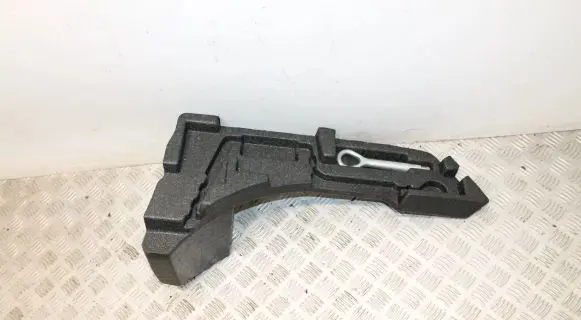 Lexus LS 430 Other trunk/boot trim element