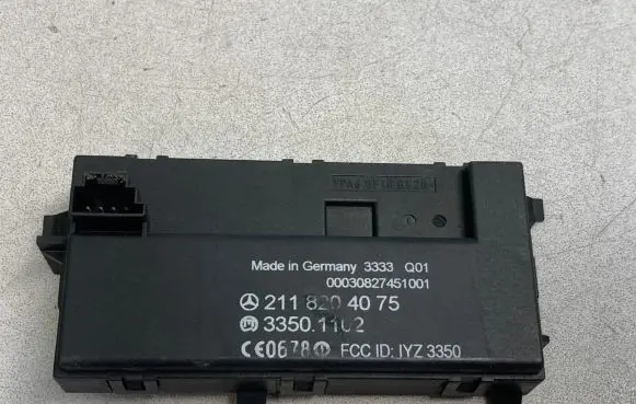 Mercedes-Benz E W211 Keyless (KESSY) go control unit/module 2118204075 33501102