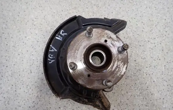 Daihatsu YRV Front wheel hub spindle knuckle