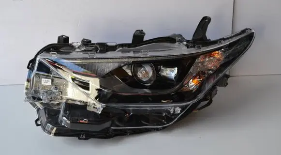 Toyota Auris E180 Headlight/headlamp 8117002K60