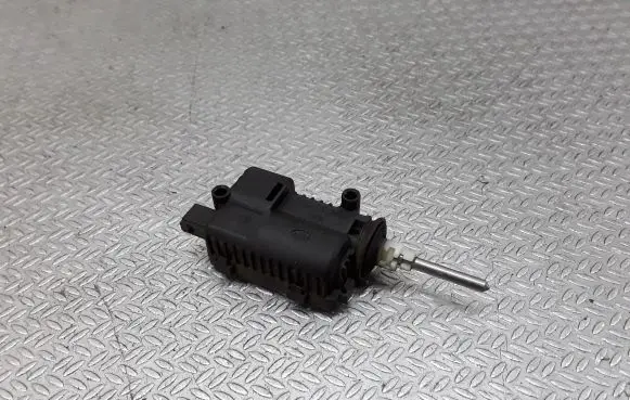 Opel Zafira B Fuel tank cap lock motor 13158426