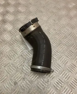 Volvo XC90 Intercooler hose/pipe 31657738