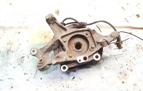 Rear wheel hub