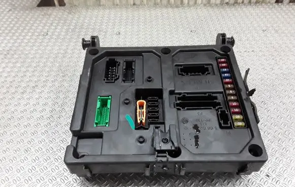 Ford Galaxy Fuse module
