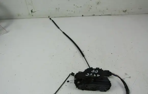 Volkswagen Lupo Front door lock 