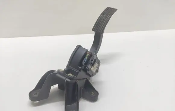 Hyundai Sonata Accelerator throttle pedal 327103K000 H1005A00380000