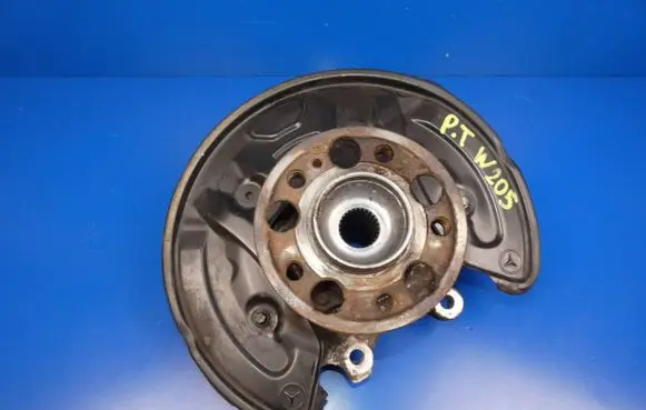 Mercedes-Benz C W205 Rear wheel hub 