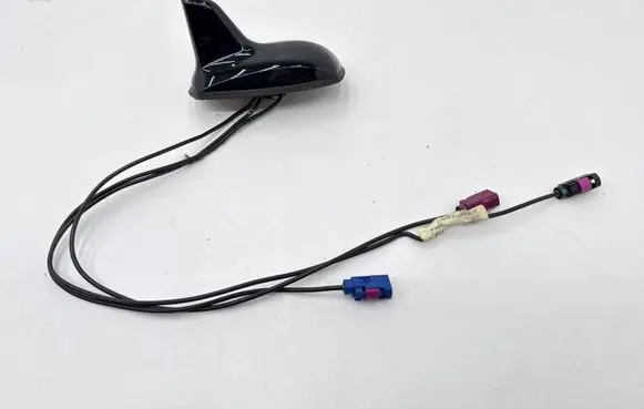 Mercedes-Benz S W221 Aerial GPS antenna 2218205775