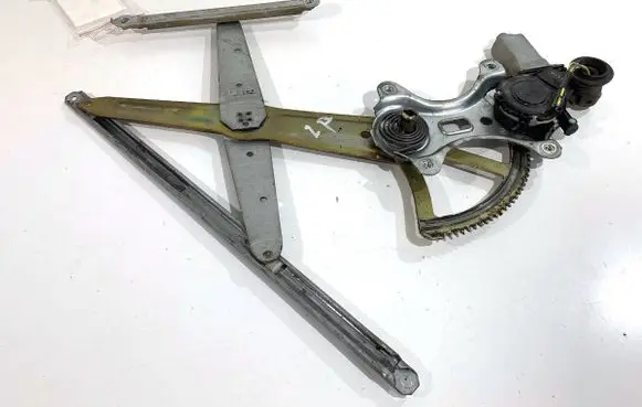 Toyota RAV 4 (XA20) Front door window regulator with motor 8572042070