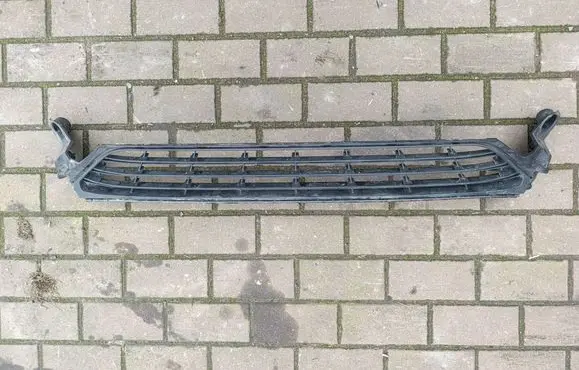 Peugeot 301 Front bumper lower grill 9816027880