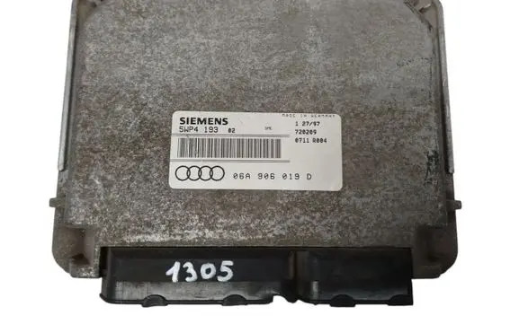 Volkswagen PASSAT B5.5 Engine control unit/module 06A906019D
