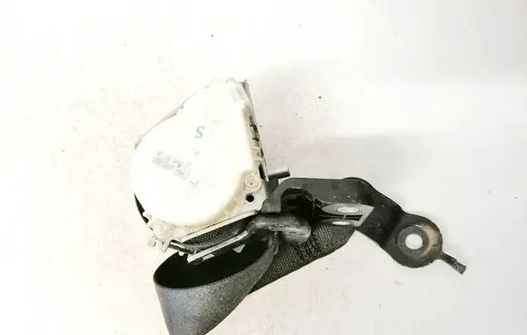 Middle seatbelt (rear)