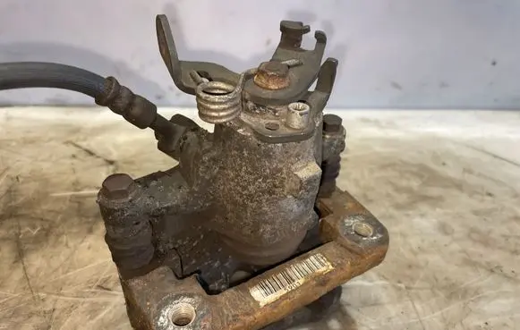 Opel Insignia A Rear brake caliper 5901