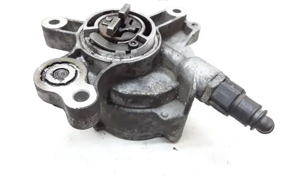 Volvo V50 Vacuum pump D1651A12040