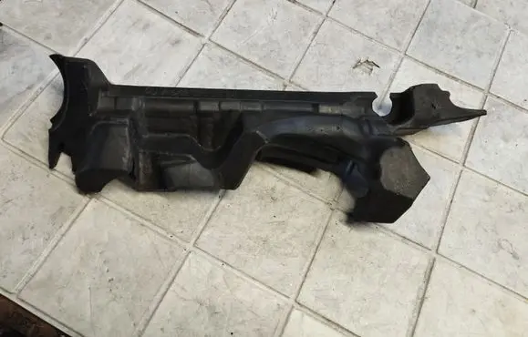 Mercedes-Benz S W221 Other engine bay part A6420160824