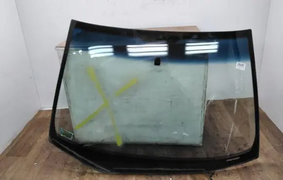Honda Accord Front windscreen/windshield window 