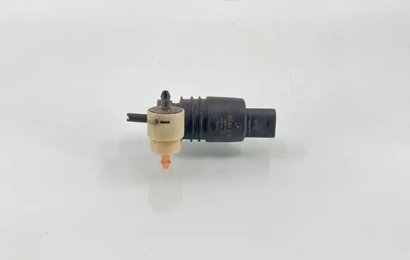 Mercedes-Benz E W212 Windscreen/windshield washer pump 2048660221 3091387
