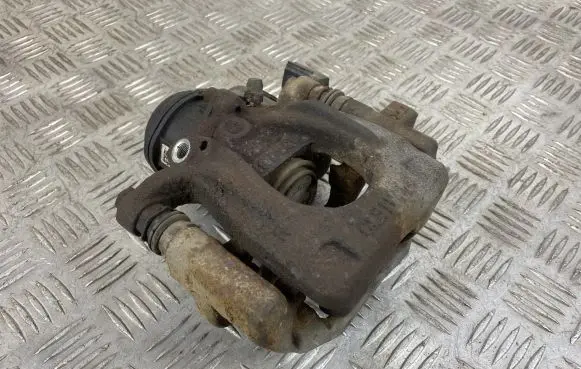 Nissan X-Trail T32 Rear brake caliper