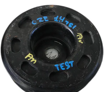 Volkswagen Golf VII Crankshaft pulley 04E105243D