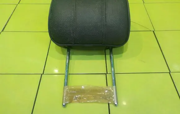 Land Rover Range Rover L322 Front seat headrest PRAWY