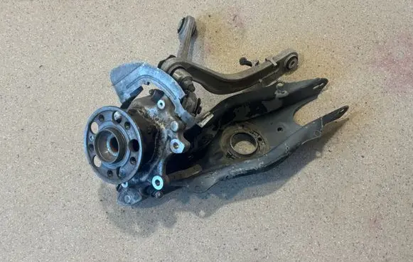 Mercedes-Benz GLC X253 C253 Rear wheel hub spindle/knuckle A2133572500 A2053522000 A2053506103