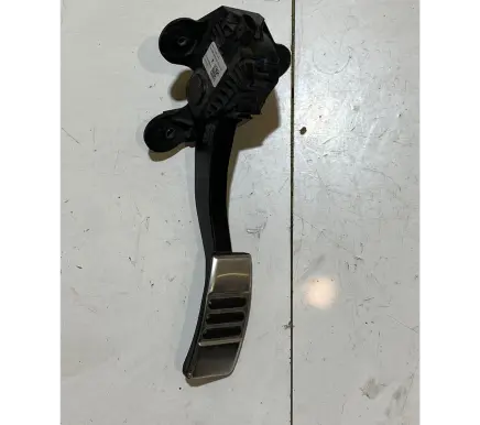Ford Mustang VI Accelerator throttle pedal CR339F836AB