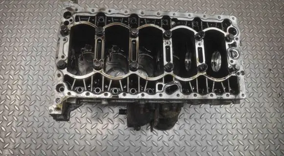 Volvo XC90 Engine block 441404 D5244T4