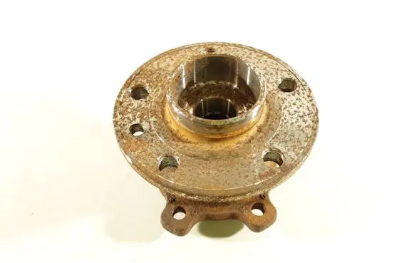 Rear wheel hub