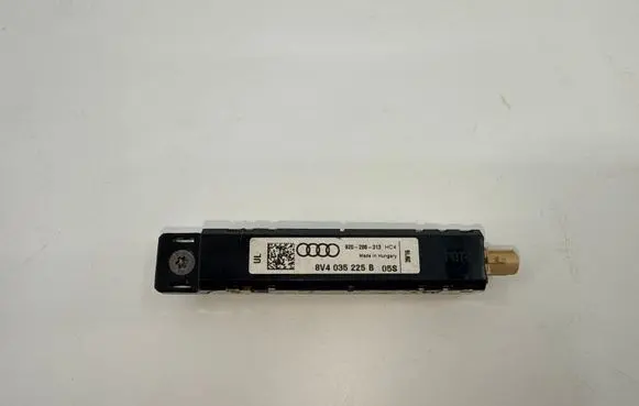 Audi A3 S3 8V Aerial antenna amplifier 8V4035225B