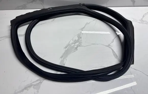 BMW 5 GT F07 Rubber seal rear door 7196390