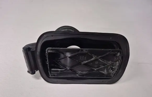 BMW X4 F26 Fuel tank cap trim 7370263