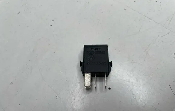 BMW 5 E60 E61 Other relay 61361393412