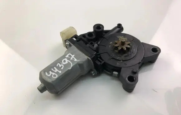KIA Soul Front door window regulator motor 824601M000