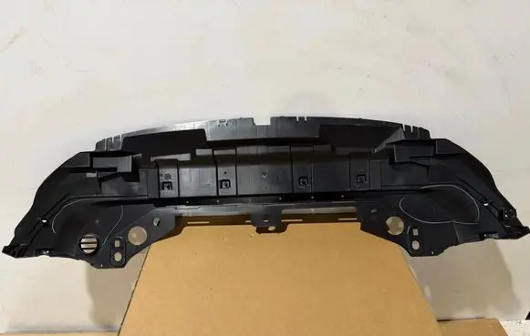 Volvo XC40 Front bumper skid plate/under tray 32227309