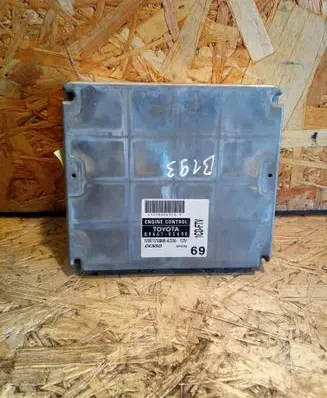 Toyota Avensis T250 Engine control unit/module 8966105690 MB1758006326 1758006326