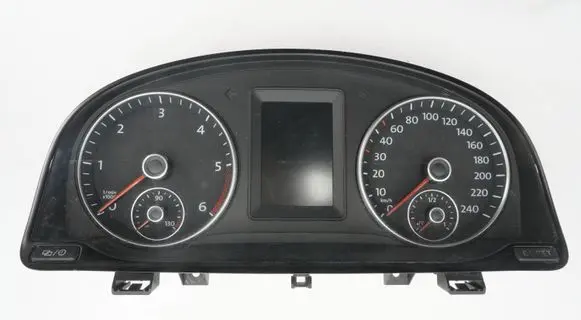 Volkswagen Caddy Speedometer (instrument cluster) 2K0920876A