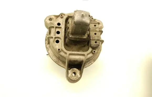 BMW 5 F10 F11 Engine mount bracket 679447101