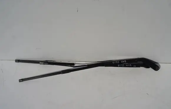 Mercedes-Benz Vito Viano W447 Front wiper blade arm a447820000